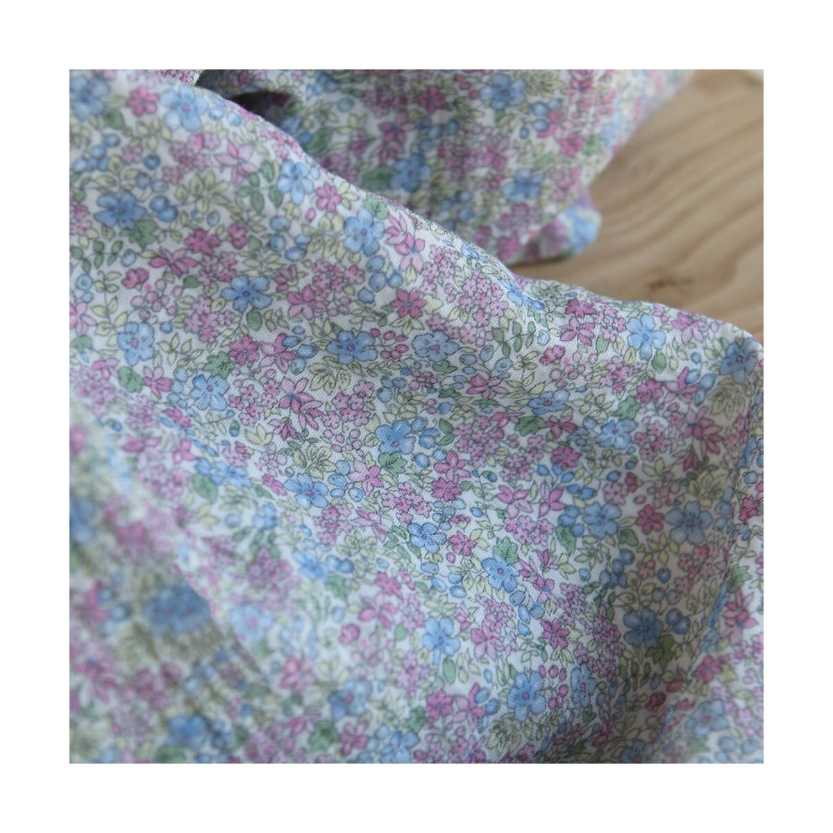 Victoire - Double gaze de coton BIO motif petites fleurs pastel