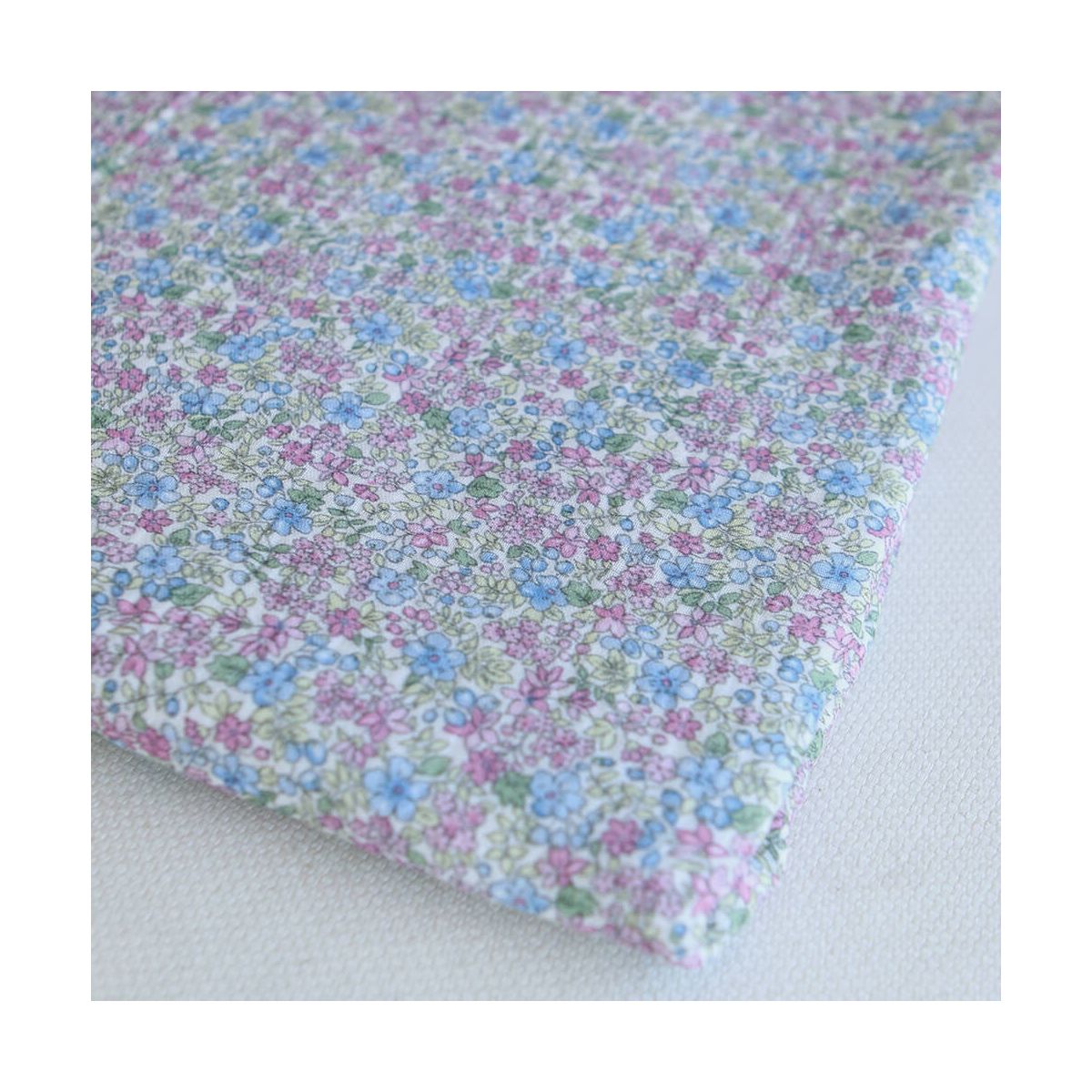 Victoire - Double gaze de coton BIO motif petites fleurs pastel