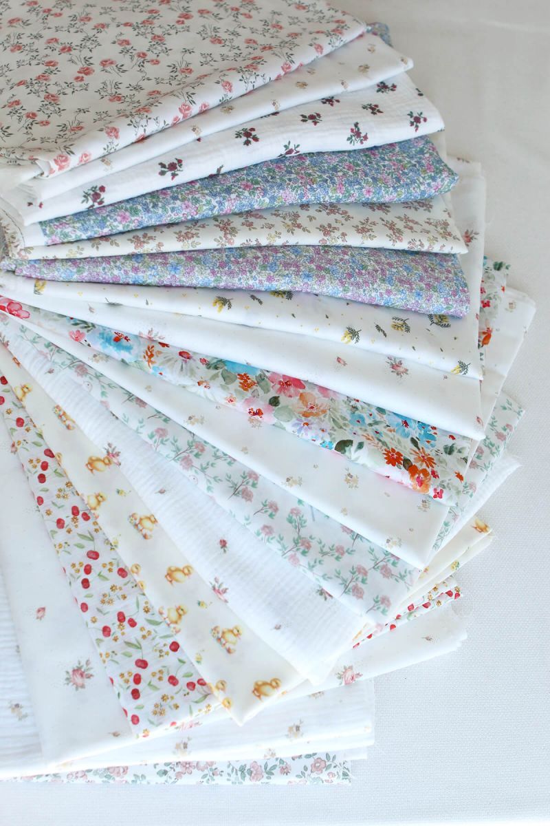 Victoire - Double gaze de coton BIO motif petites fleurs pastel