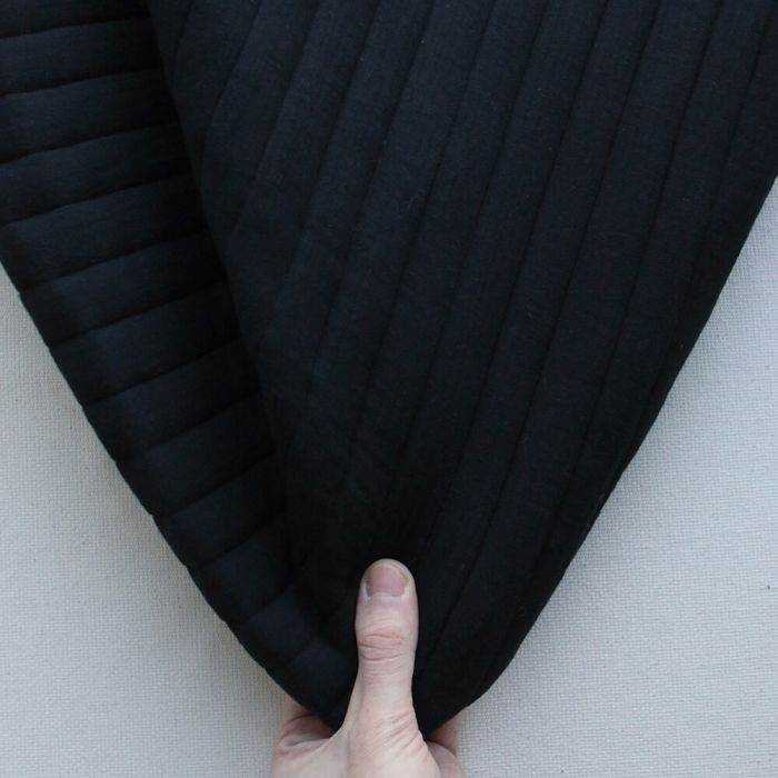 Tissu matelassé double gaze coton uni noir rayures