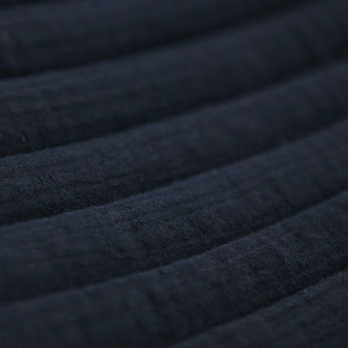 Tissu matelassé double gaze coton uni noir rayures