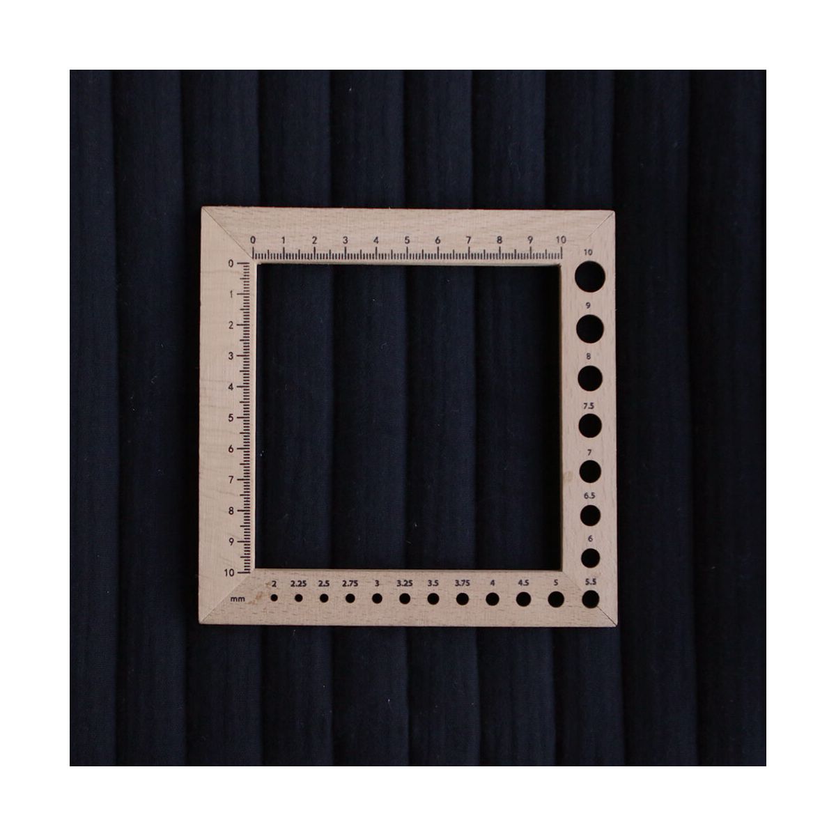 Tissu matelassé double gaze coton uni noir rayures