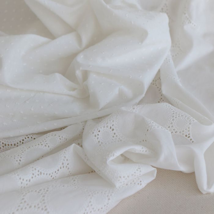 Broderie anglaise voile de coton coloris blanc ivoire