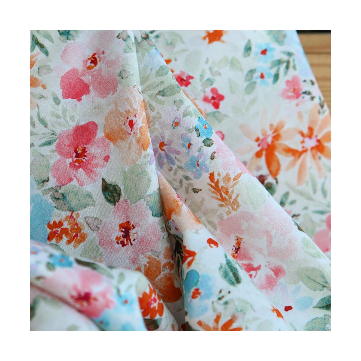 Suzon - Batiste de coton douce à imprimé fleuri aquarelle