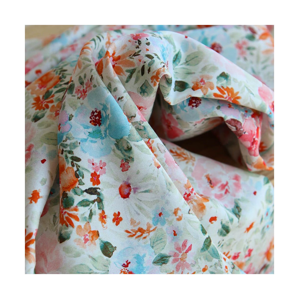 Suzon - Batiste de coton douce à imprimé fleuri aquarelle
