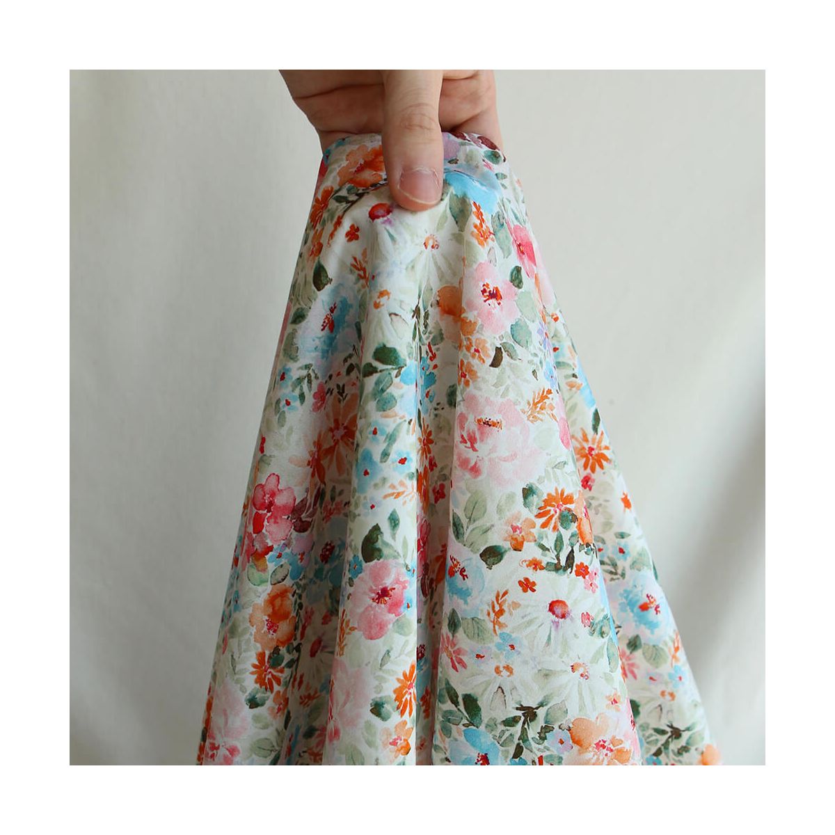 Suzon - Batiste de coton douce à imprimé fleuri aquarelle