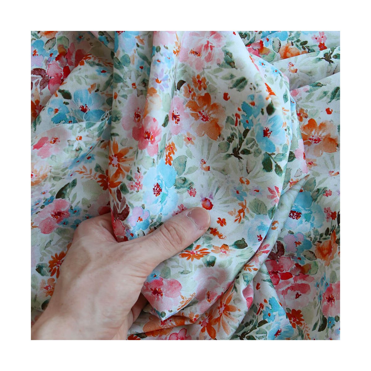 Suzon - Batiste de coton douce à imprimé fleuri aquarelle