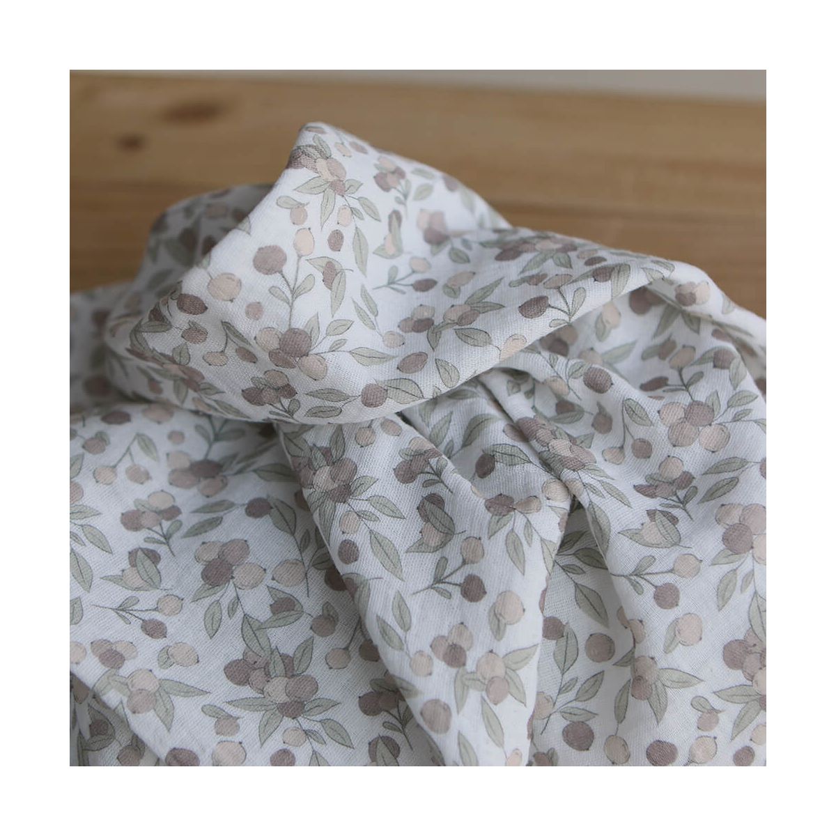 Hind Full - Double gaze de coton BIO exclusif blanc lait à motif nature