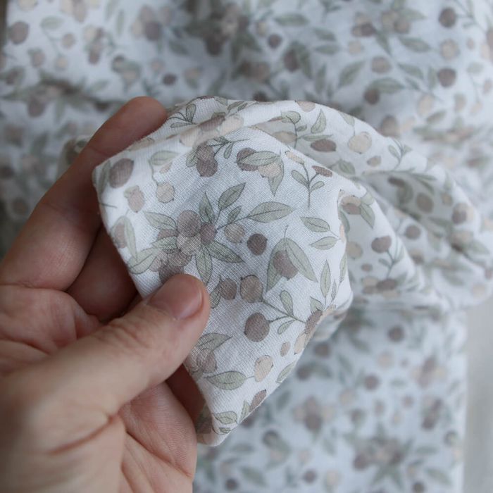 Hind Full - Double gaze de coton BIO exclusif blanc lait à motif nature