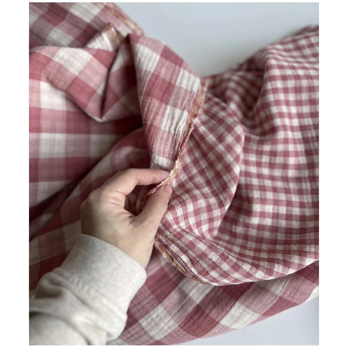 Double gaze de coton vichy réversible framboise / blanc Qualité Oeko-tex - 2