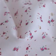 Paula - Tissu sergé de coton organique fin imprimé fond rose