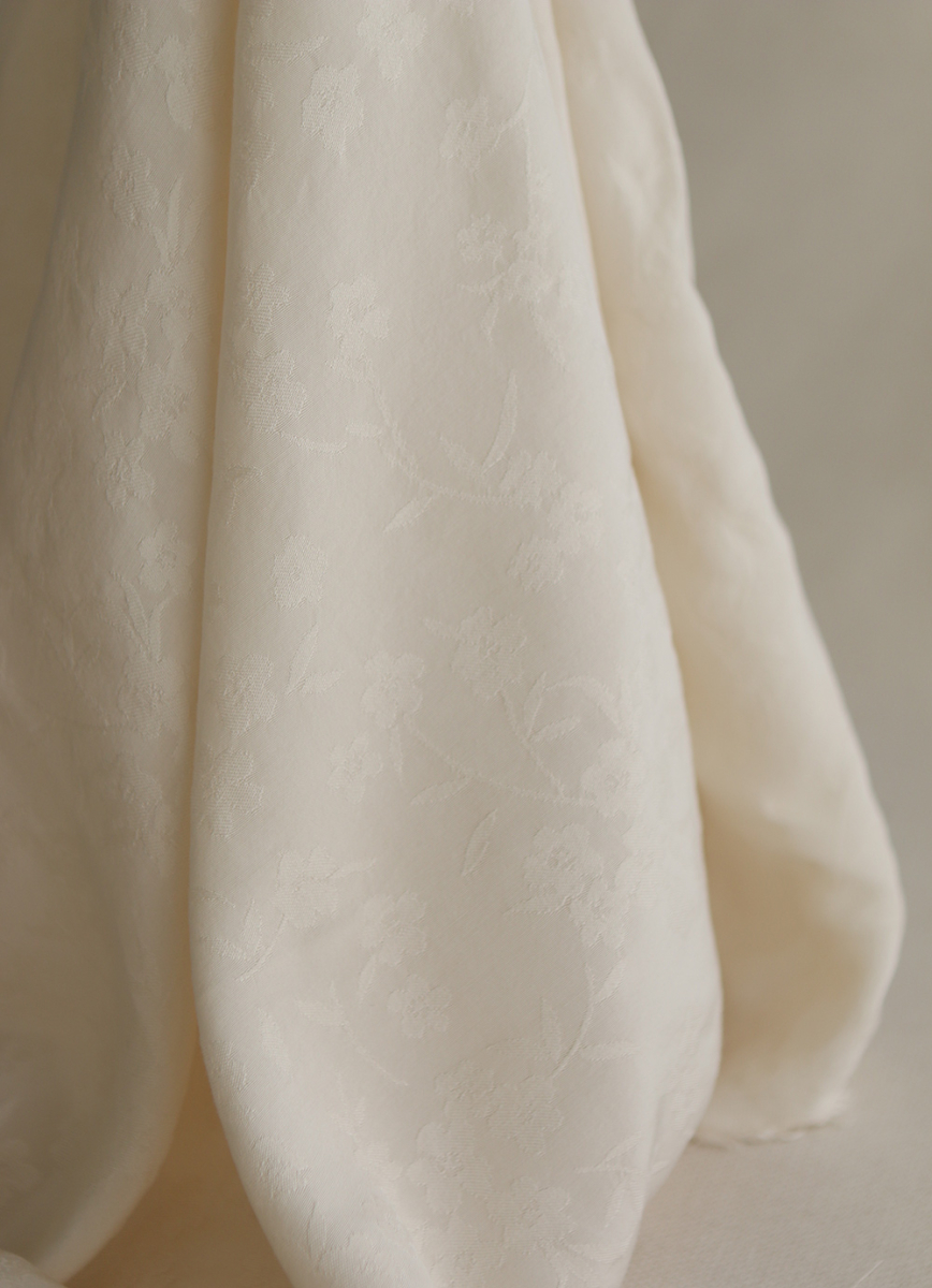 Jasmine - Viscose tissage jacquard fleuri écru