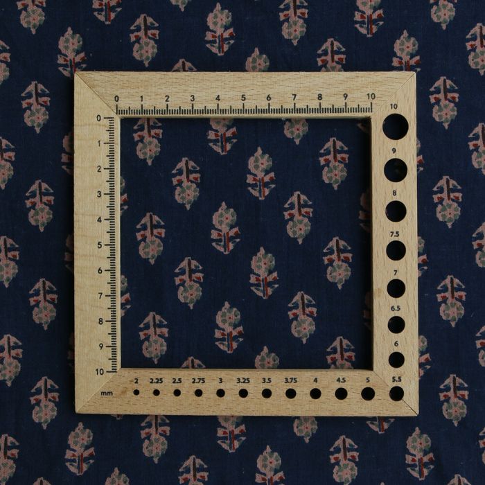 Kiran B - Tissu indien en coton imprimé main Hand Block marine