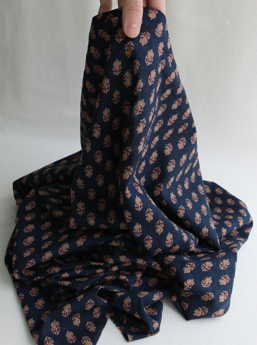 Kiran B - Tissu indien en coton imprimé main Hand Block marine