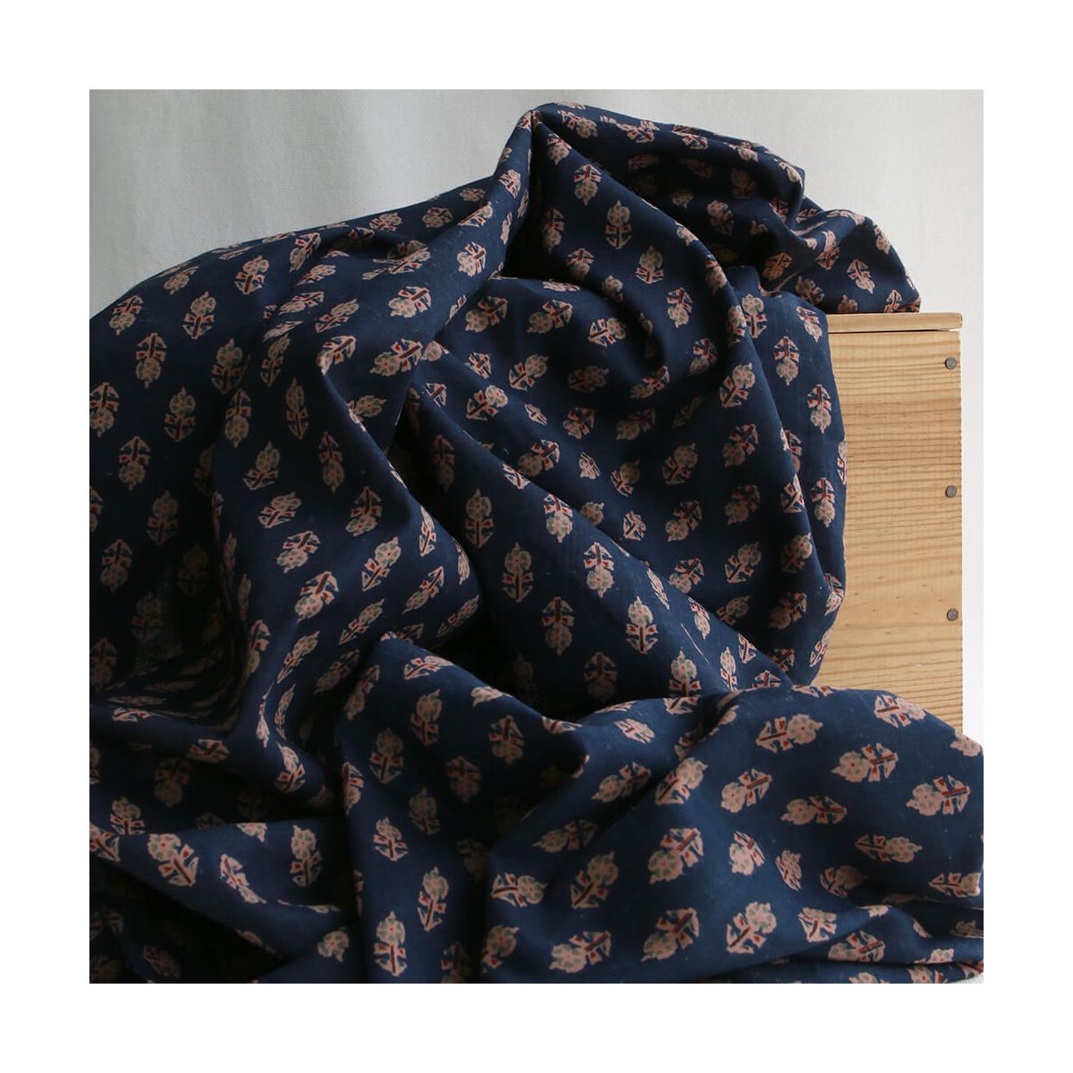 Kiran B - Tissu indien en coton imprimé main Hand Block marine