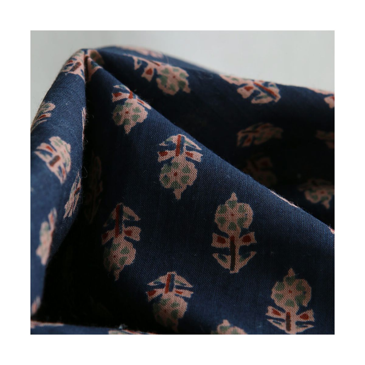 Kiran B - Tissu indien en coton imprimé main Hand Block marine