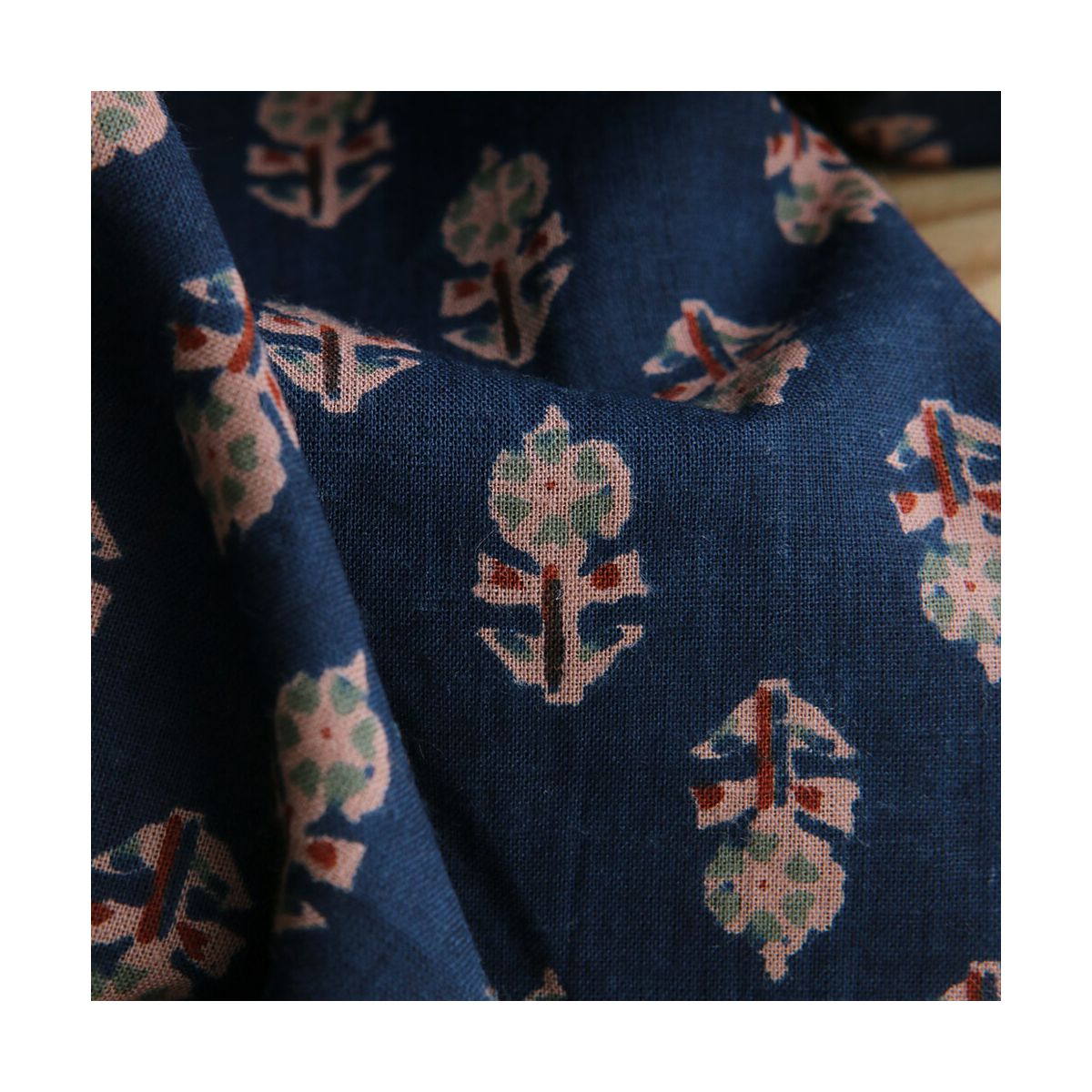 Kiran B - Tissu indien en coton imprimé main Hand Block marine