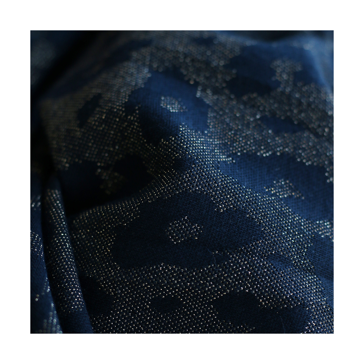 Jersey jacquard à motif graou ton sur ton bleu marine doré