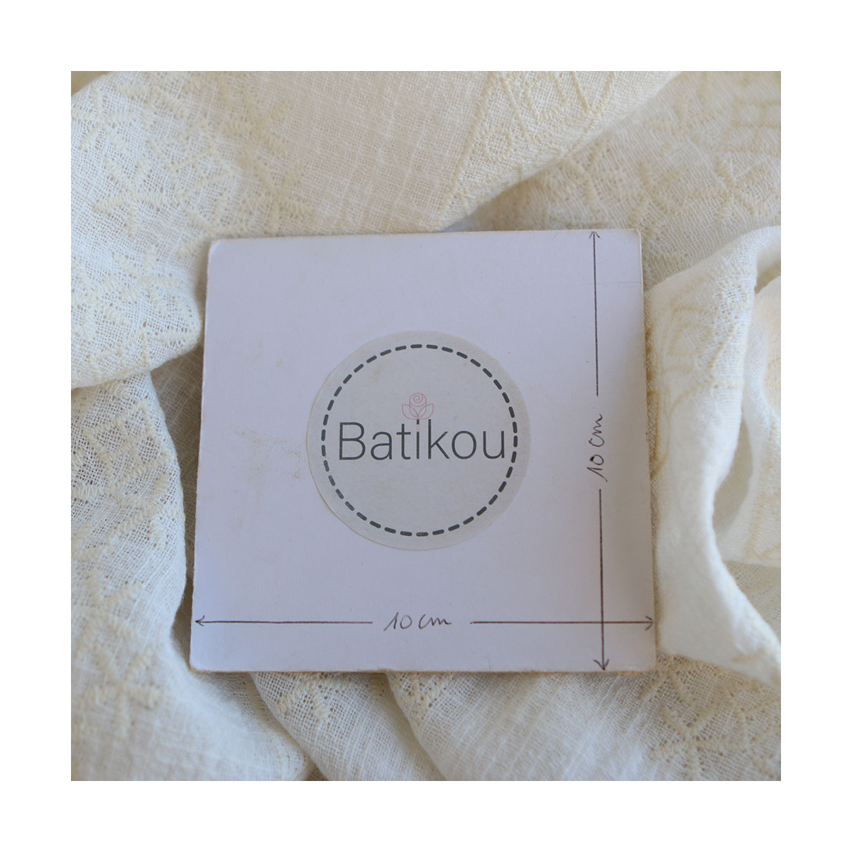 Gaze de coton BIO blanc lait broderie anglaise écru