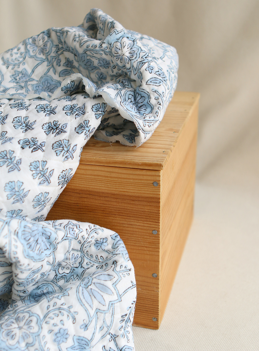 Amayra - Tissu indien matelassé double face coton hand block teal largeur 100cm