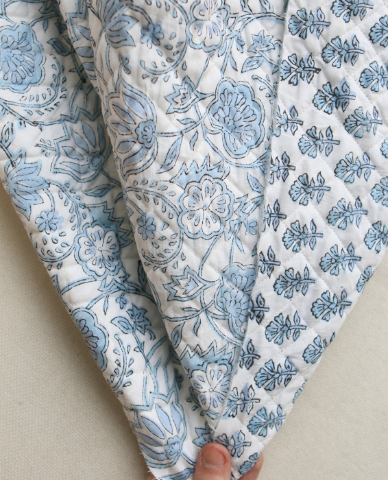 Amayra - Tissu indien matelassé double face coton hand block teal largeur 100cm