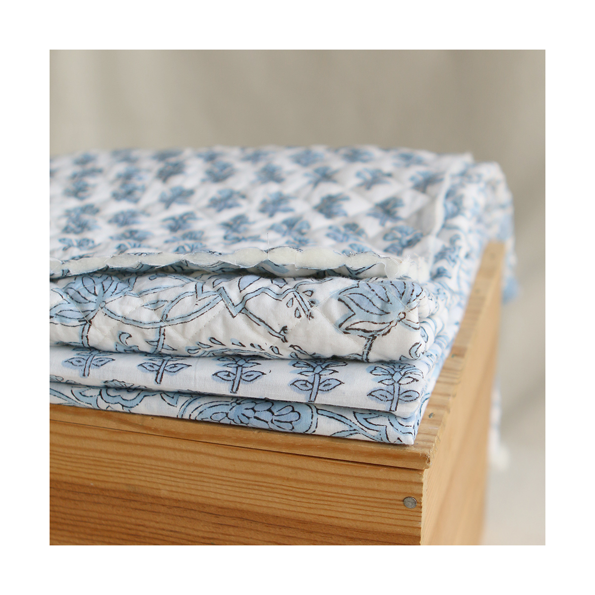 Amayra - Tissu indien matelassé double face coton hand block teal largeur 100cm