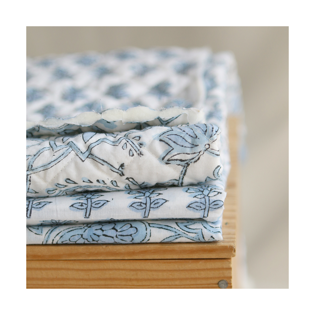 Amayra - Tissu indien matelassé double face coton hand block teal largeur 100cm