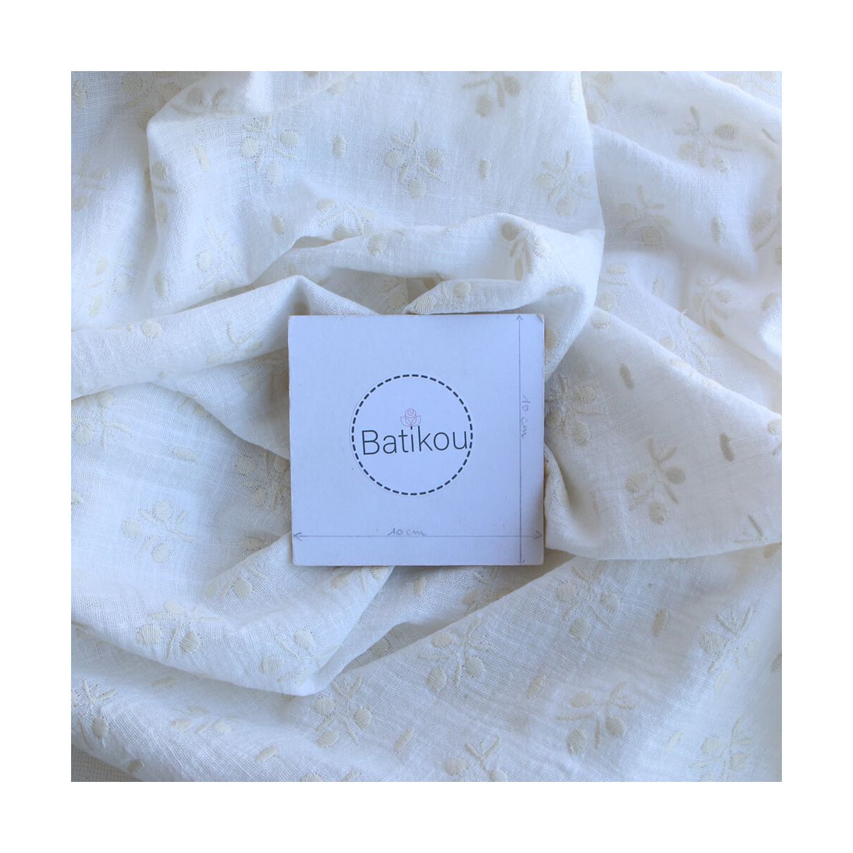 Gaze de coton BIO blanc lait broderie anglaise écru