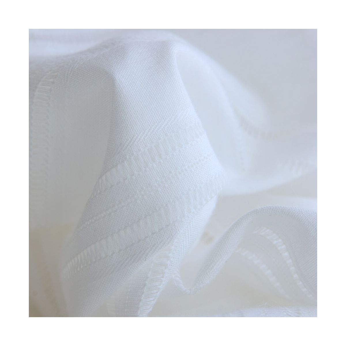 copie de Broderie anglaise plumetis coton coloris blanc cassé
