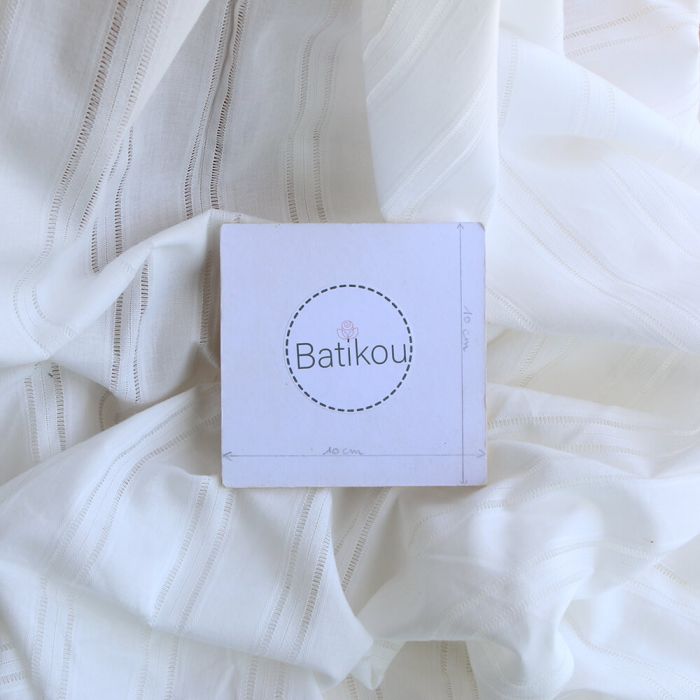 copie de Broderie anglaise plumetis coton coloris blanc cassé
