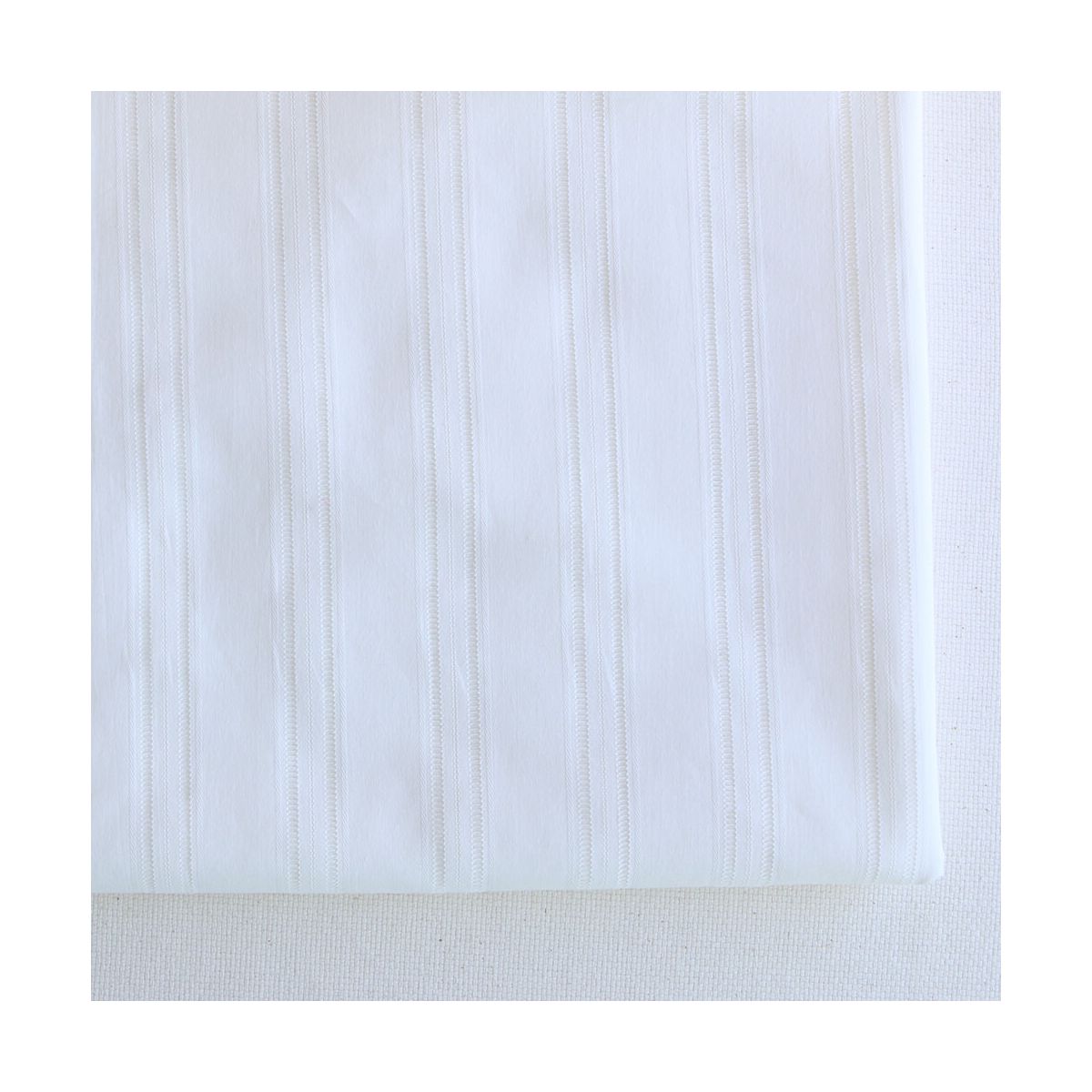copie de Broderie anglaise plumetis coton coloris blanc cassé