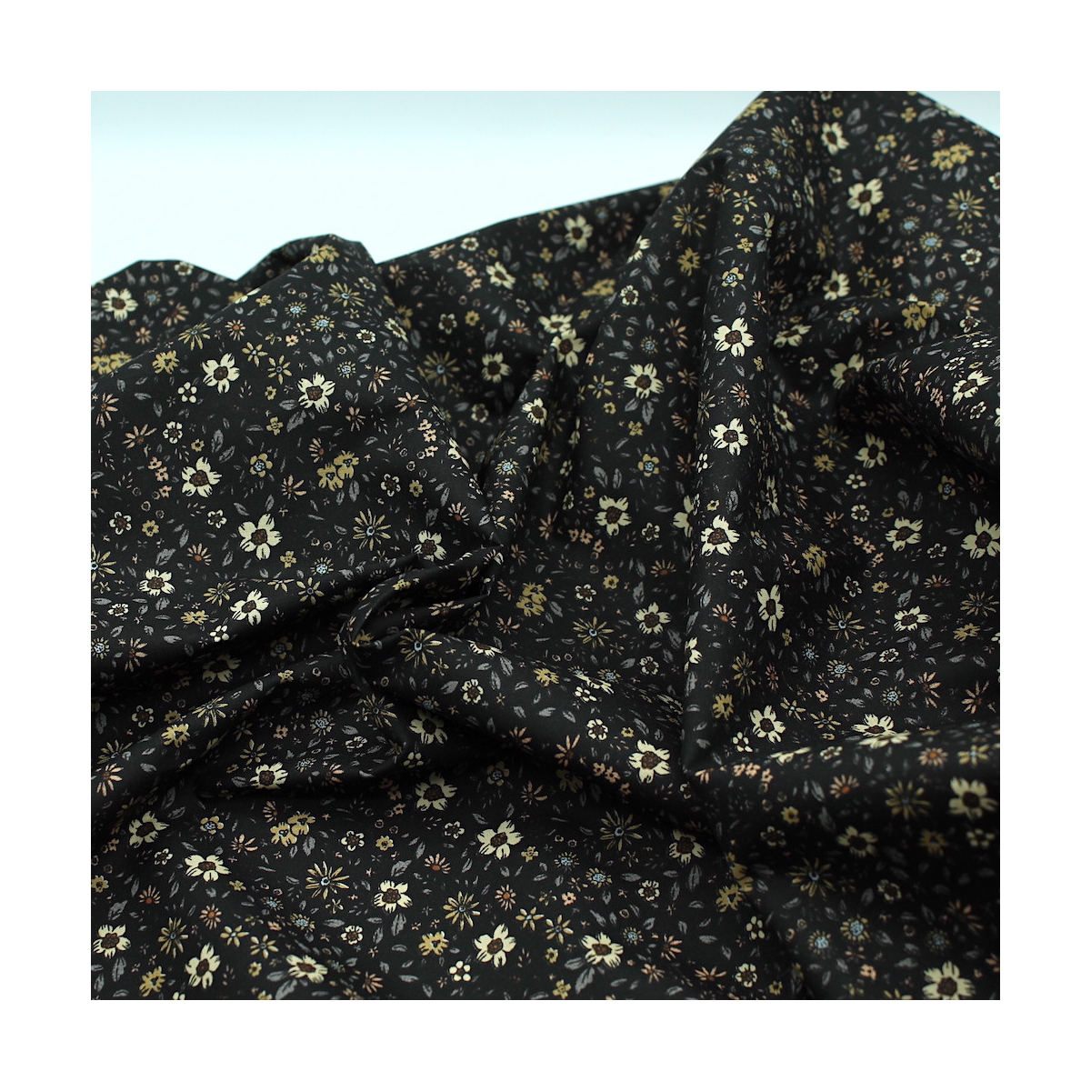 Eulalie - Batiste de coton bio SILKYNE à imprimé fleuri noir Tissus issus de l'agriculture biologique  - 1 Eulalie - Batiste de coton bio SILKYNE à imprimé fleuri noir Tissus issus de l'agriculture biologique  - 1