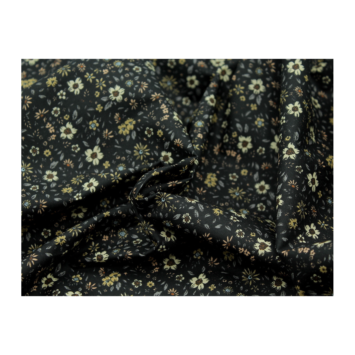 Eulalie - Batiste de coton bio SILKYNE à imprimé fleuri noir Tissus issus de l'agriculture biologique  - 4 Eulalie - Batiste de coton bio SILKYNE à imprimé fleuri noir Tissus issus de l'agriculture biologique  - 4