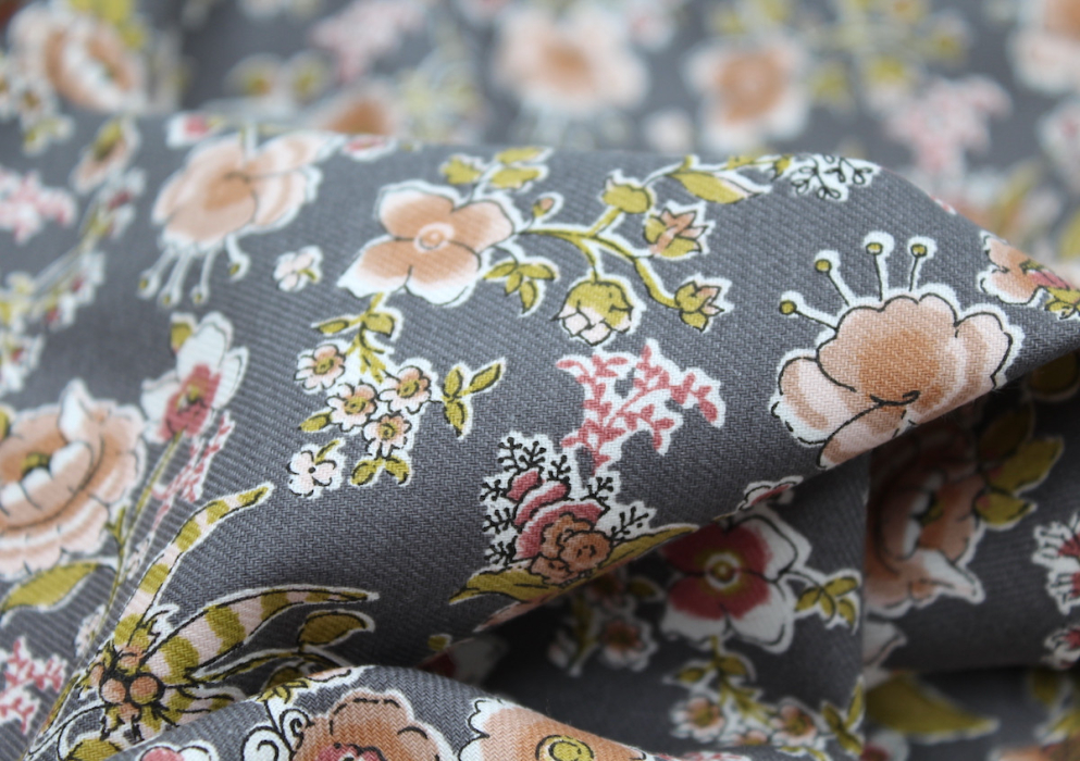 Tissu twill de coton organique imprimé fleuri