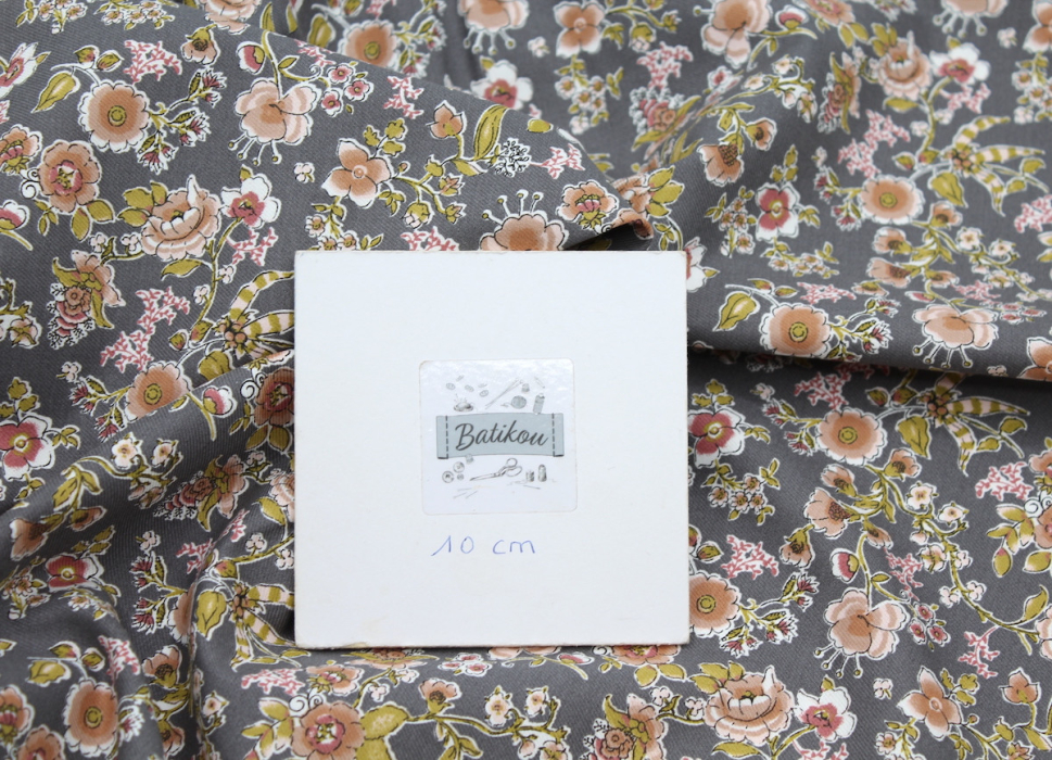 Tissu twill de coton organique imprimé fleuri