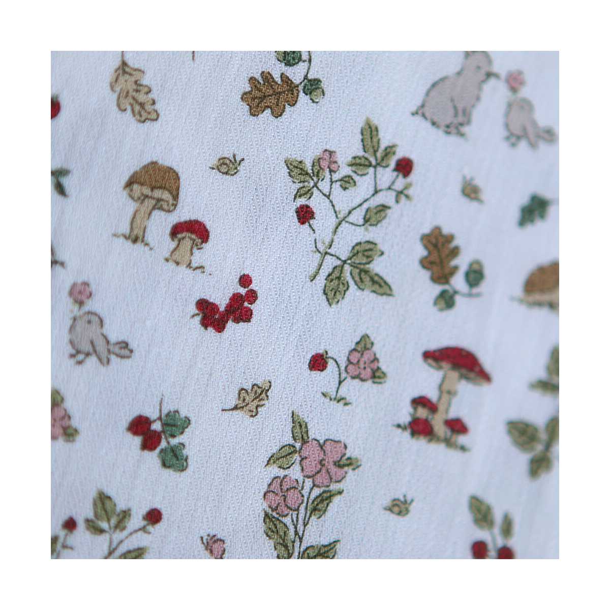 Mousse - Tissu coton texturé imprimé animaux de la forêt rouge