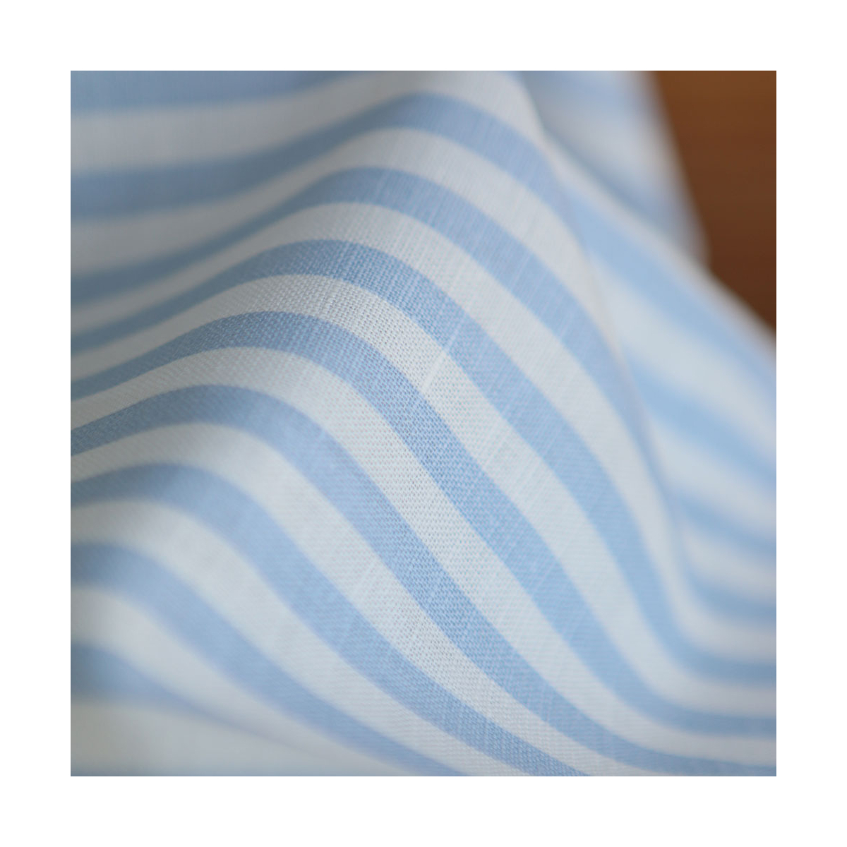 Lucas - Tissu lin coton rayures 6mm blanc lait et bleu horizon