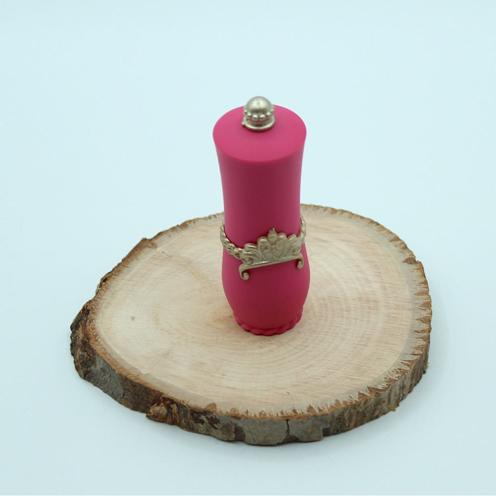 Rangement aiguilles: rouge à lèvre rose