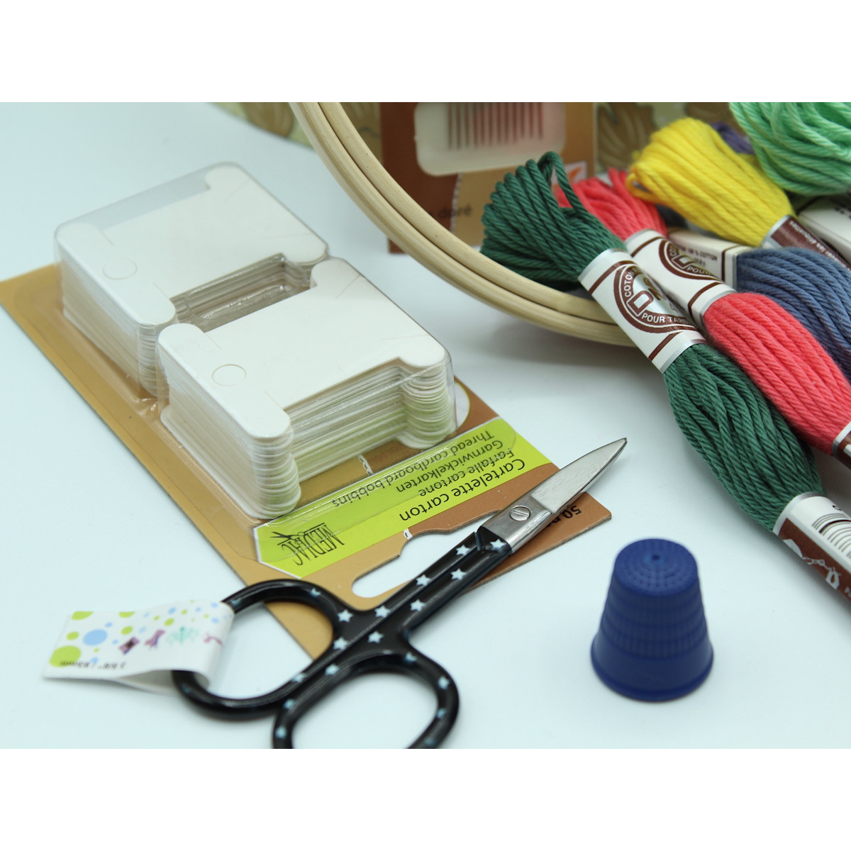 Kit à offrir couture et accessoires pour broderie tissu main mercerie