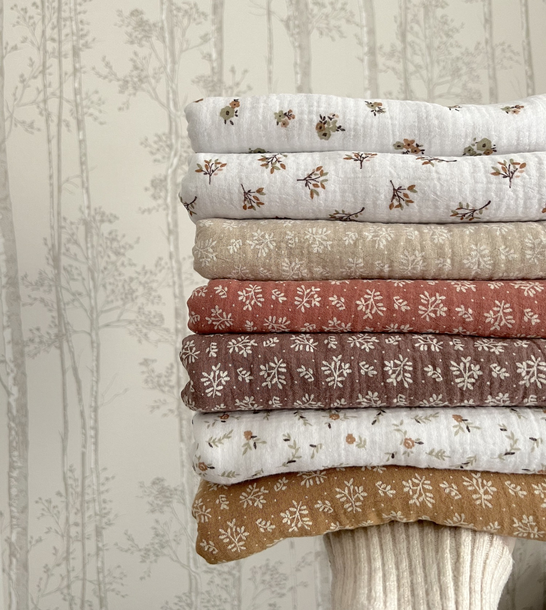 Double gaze de coton Janet blanc motifs fleuris naturel Batikou - 7