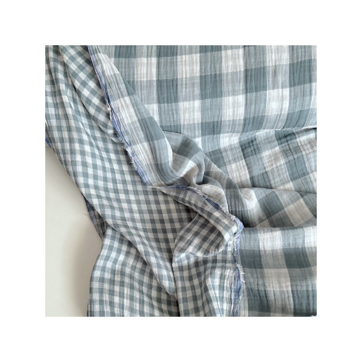 Double gaze de coton vichy réversible sauge / blanc Qualité Oeko-tex - 1