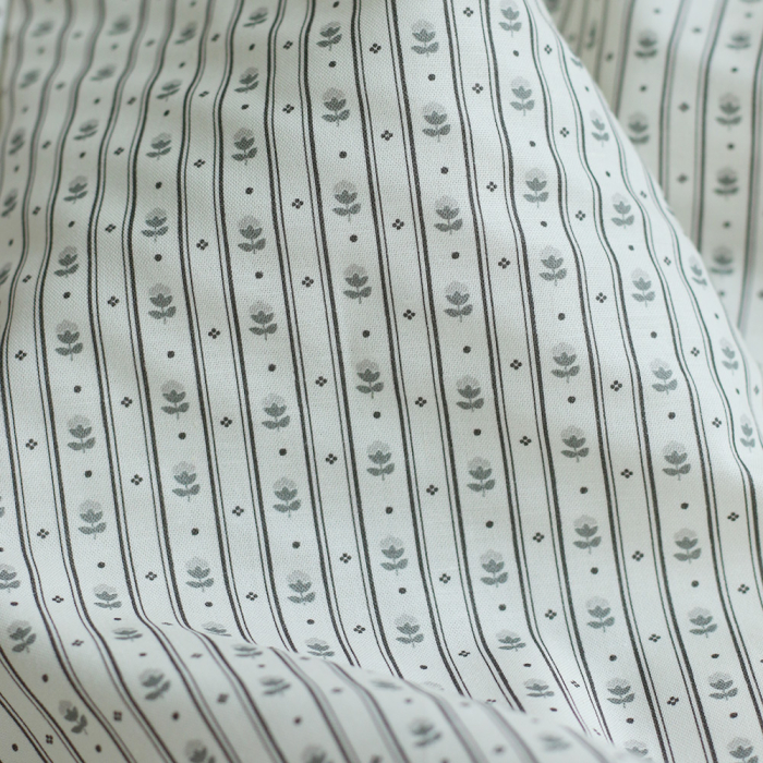 copy of Popeline de coton douce qualité SWEET fond lait motif petits hérissons