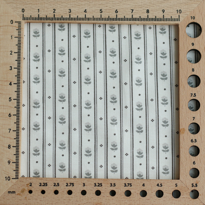 copy of Popeline de coton douce qualité SWEET fond lait motif petits hérissons