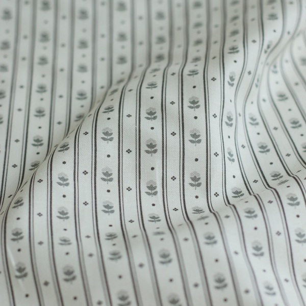 copy of Popeline de coton douce qualité SWEET fond lait motif petits hérissons