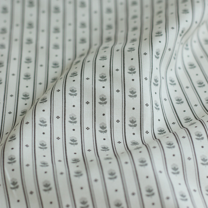 copy of Popeline de coton douce qualité SWEET fond lait motif petits hérissons
