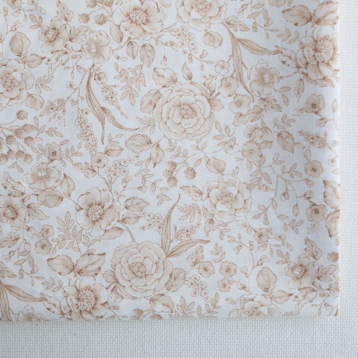 Apolline - Tissu lin coton roses effet toile de Jouy blanc lait et cappuccino