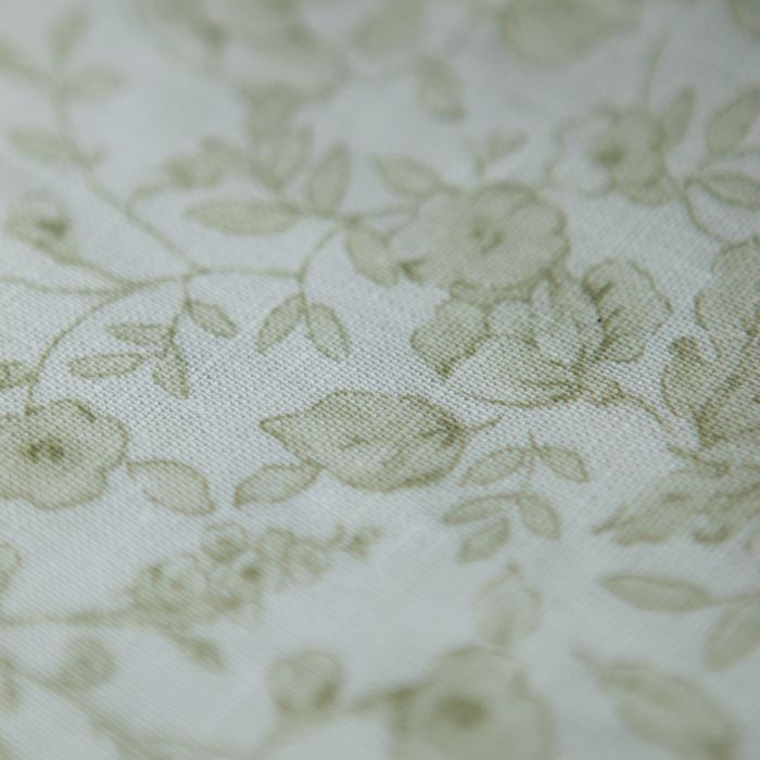 Apolline - Tissu lin coton roses effet toile de Jouy blanc lait et vert amande