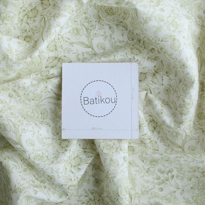 Apolline - Tissu lin coton roses effet toile de Jouy blanc lait et vert amande
