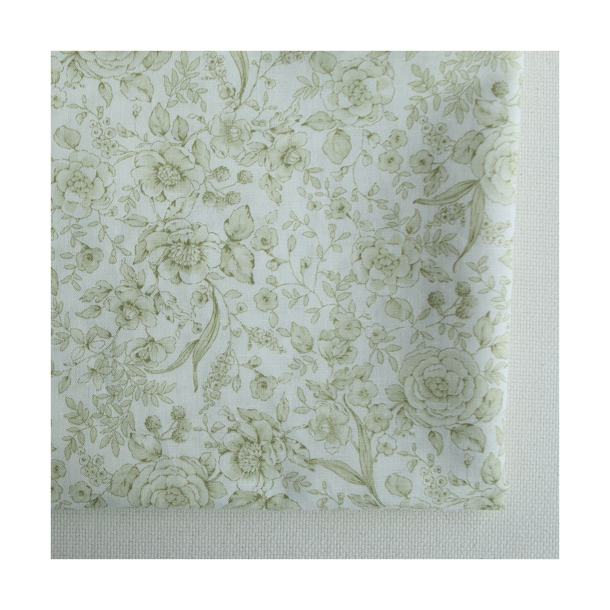 Apolline - Tissu lin coton roses effet toile de Jouy blanc lait et vert amande