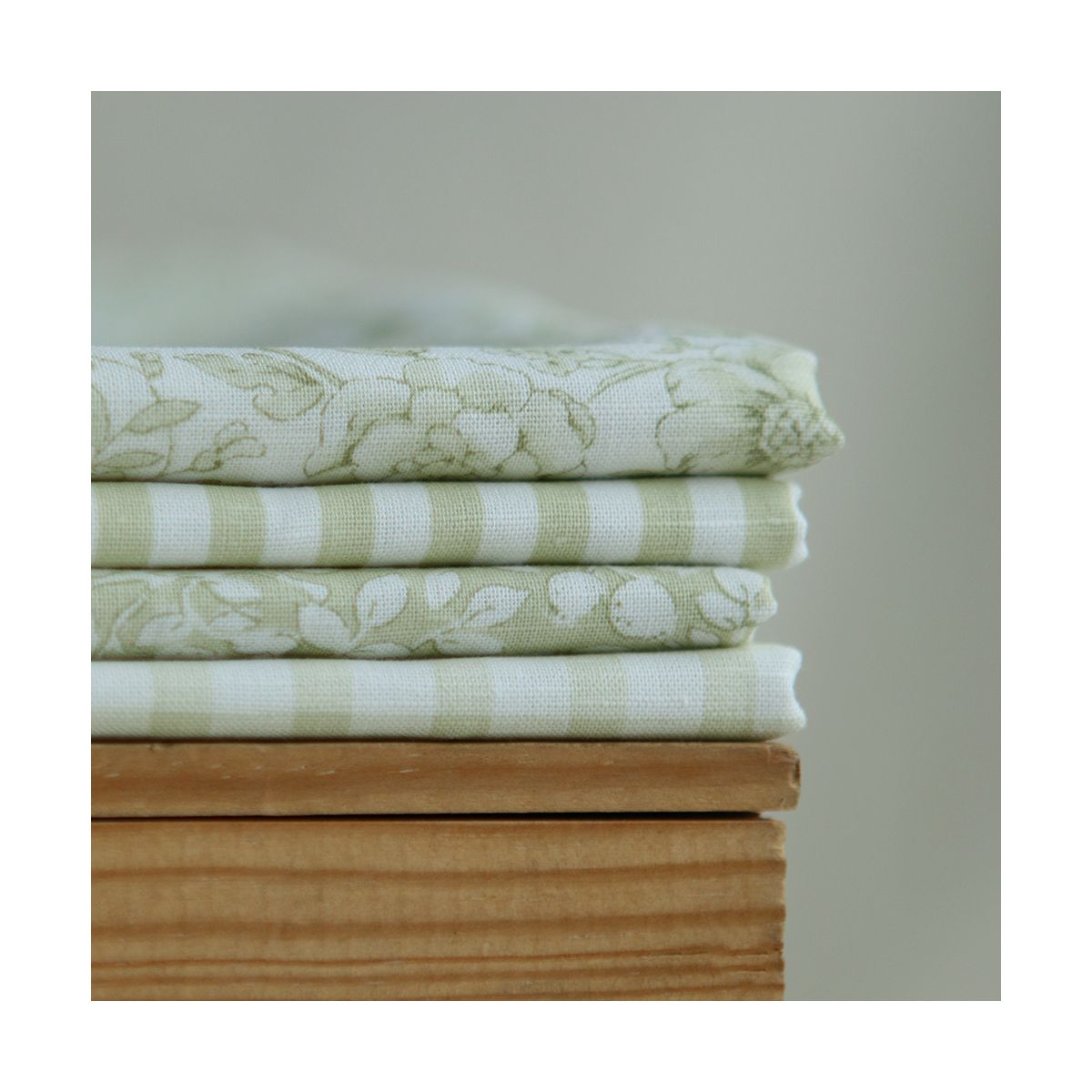 Victor - Tissu lin coton vichy 7mm blanc lait et vert amande